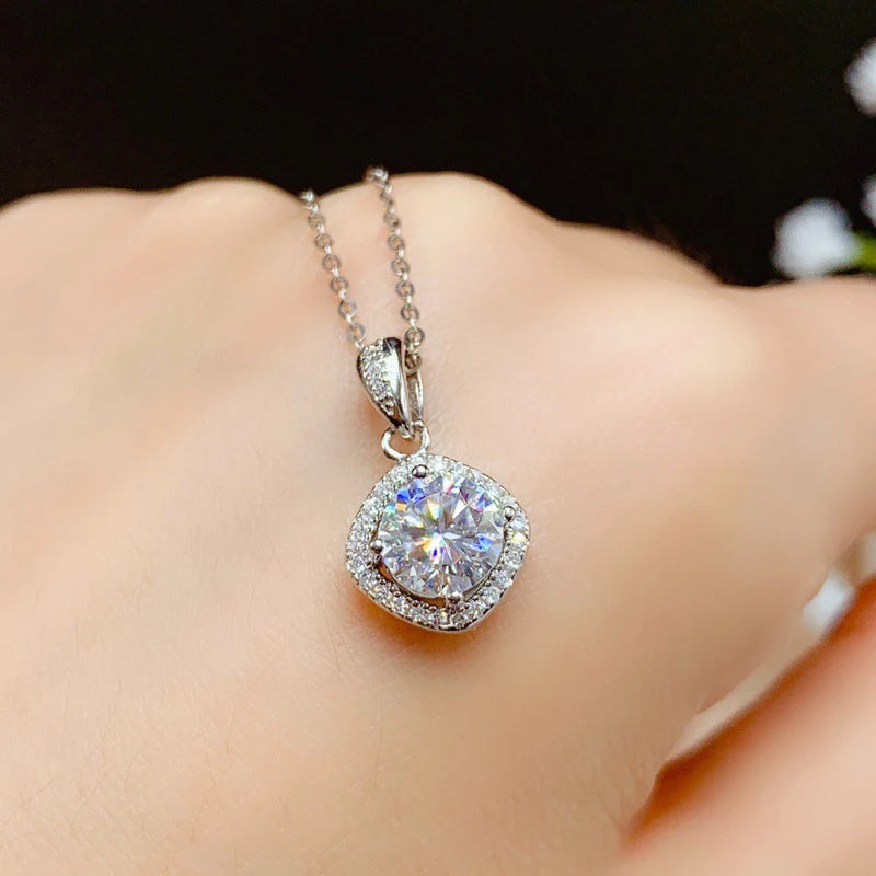 0.5–1 CT Heart Moissanite Pendant