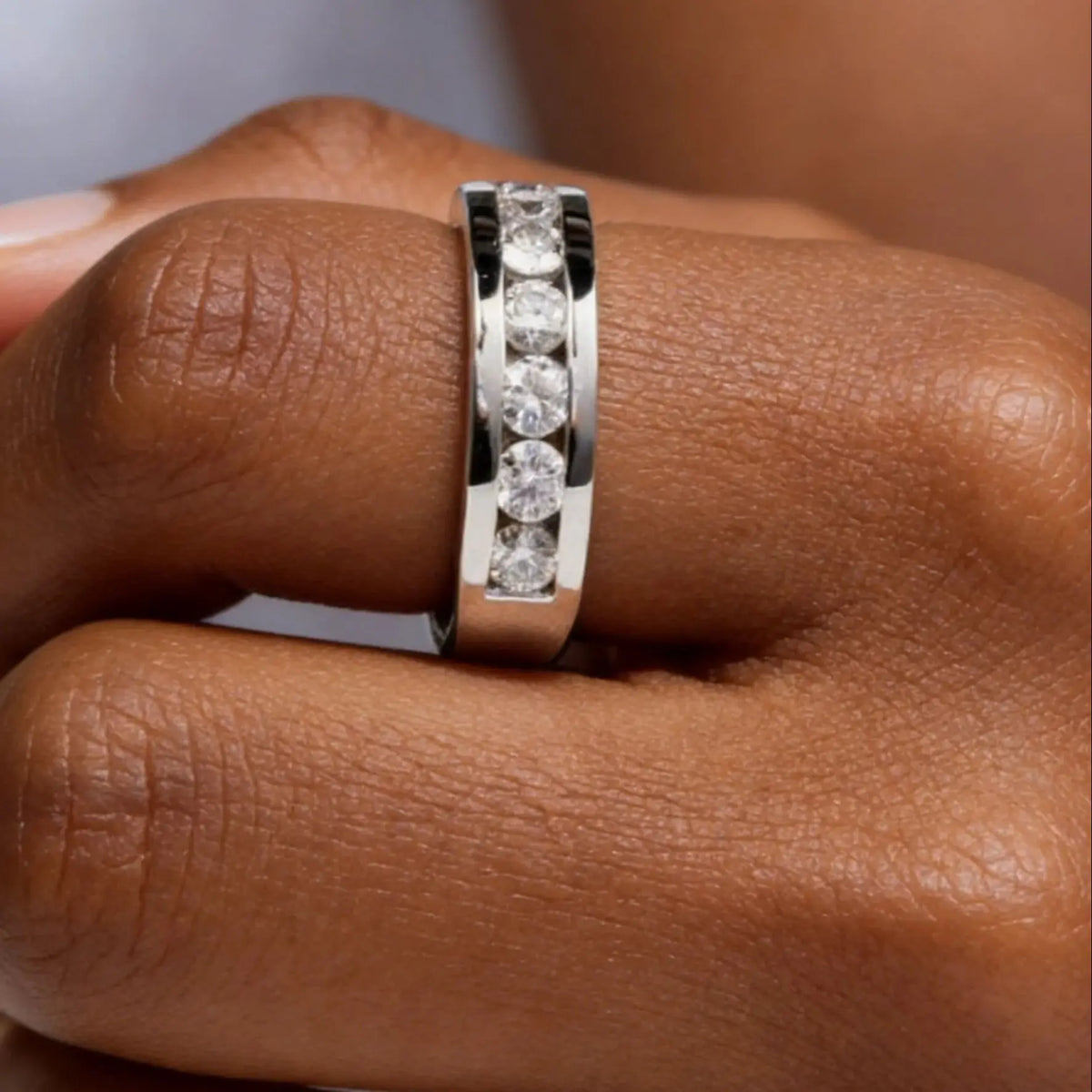 A Simple and Stylish 925 Sterling Silver Ring with a 2.1-Carat Moissanite, Perfect as a Gift for Women.