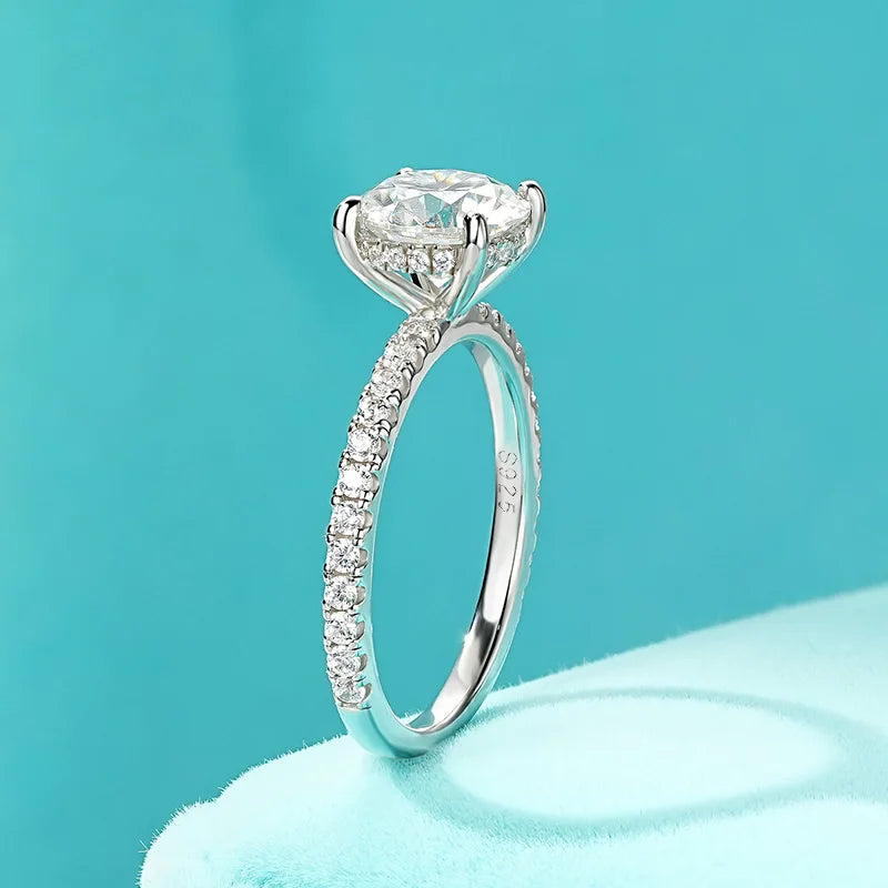 2 CT Round Pavé Solitaire Moissanite Ring