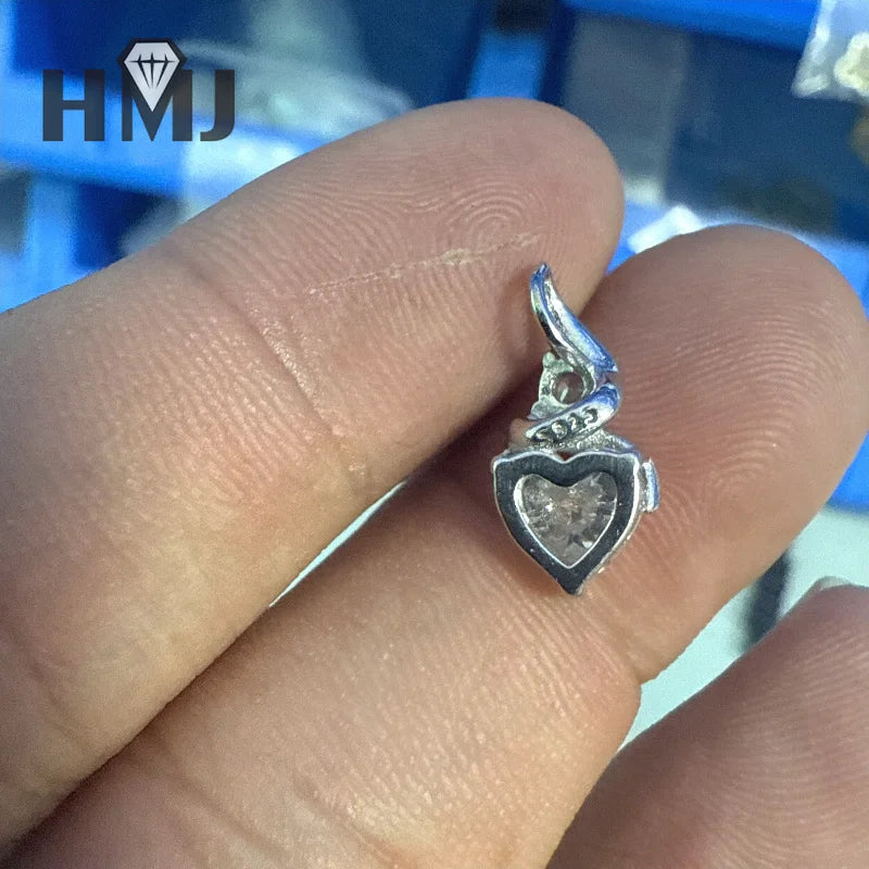 1CT Heart Moissanite Pendant Necklaces 925 Sterling Silver Plated 18k Gold Women's Versatile Niche Design Collarbone Chain Gift