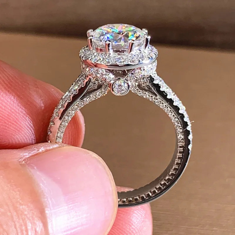 1–2 CT Round Halo Moissanite Engagement Ring