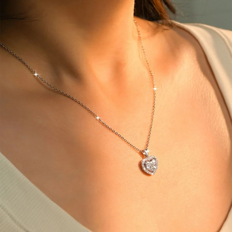 Rrjzz Full Moissanite Heart Shaped Pendant Necklace for Women D-Color Halo Round Imitation Diamond Elegant Necklace Jewelry Gift