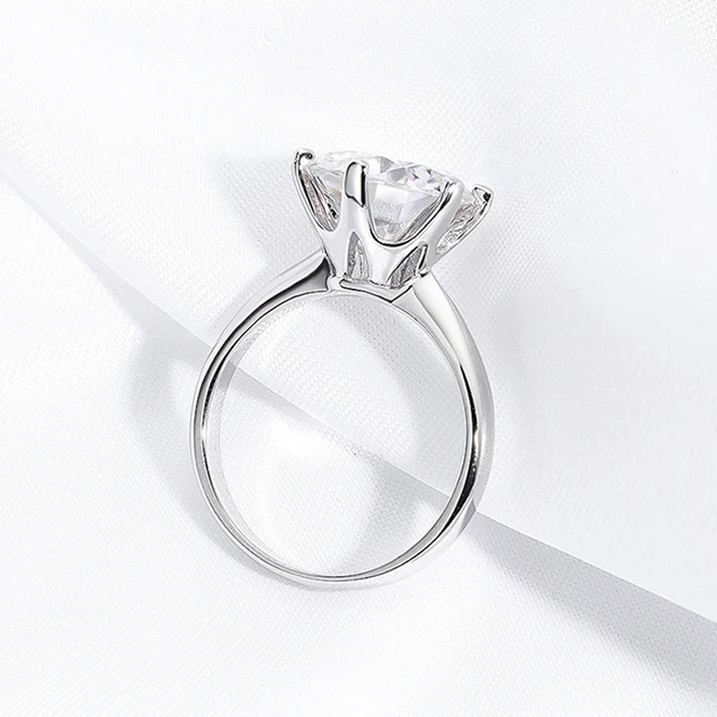 0.5–10 CT Round Solitaire Moissanite Ring