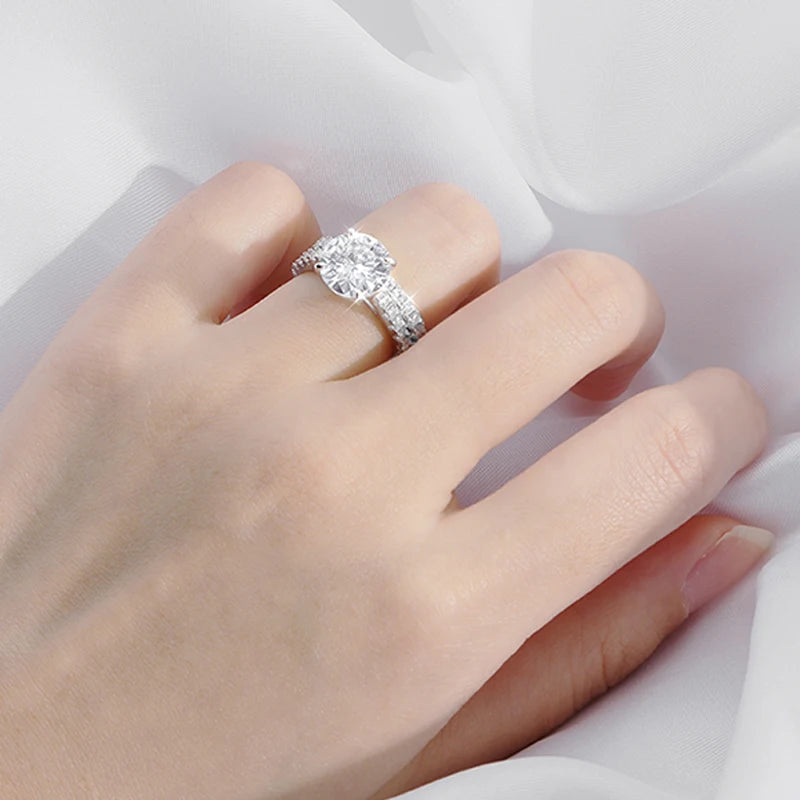 0.6–4.2 CT Round Moissanite Stackable Band Set