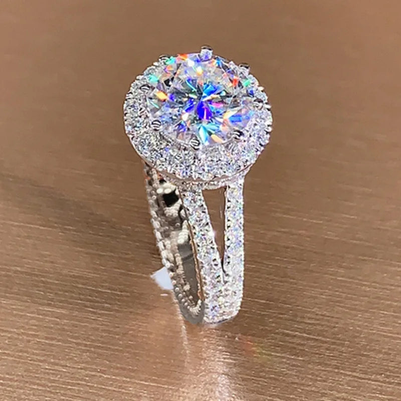 1–2 CT Round Halo Moissanite Engagement Ring