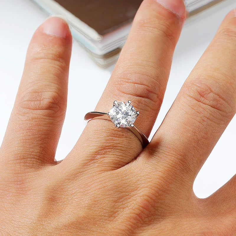 0.5–10 CT Round Solitaire Moissanite Ring