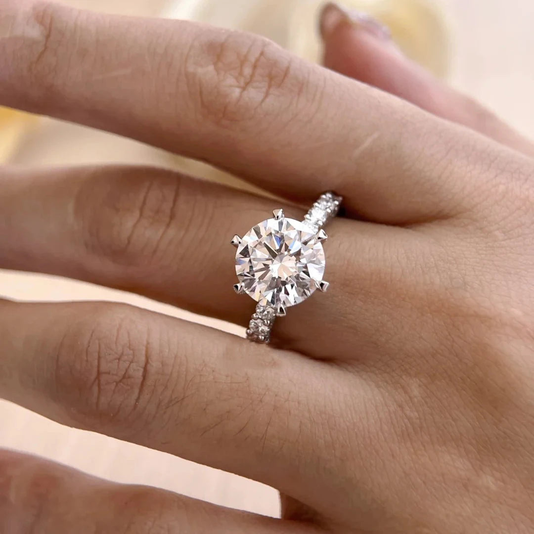 1–3 CT Round Solitaire Moissanite Engagement Ring