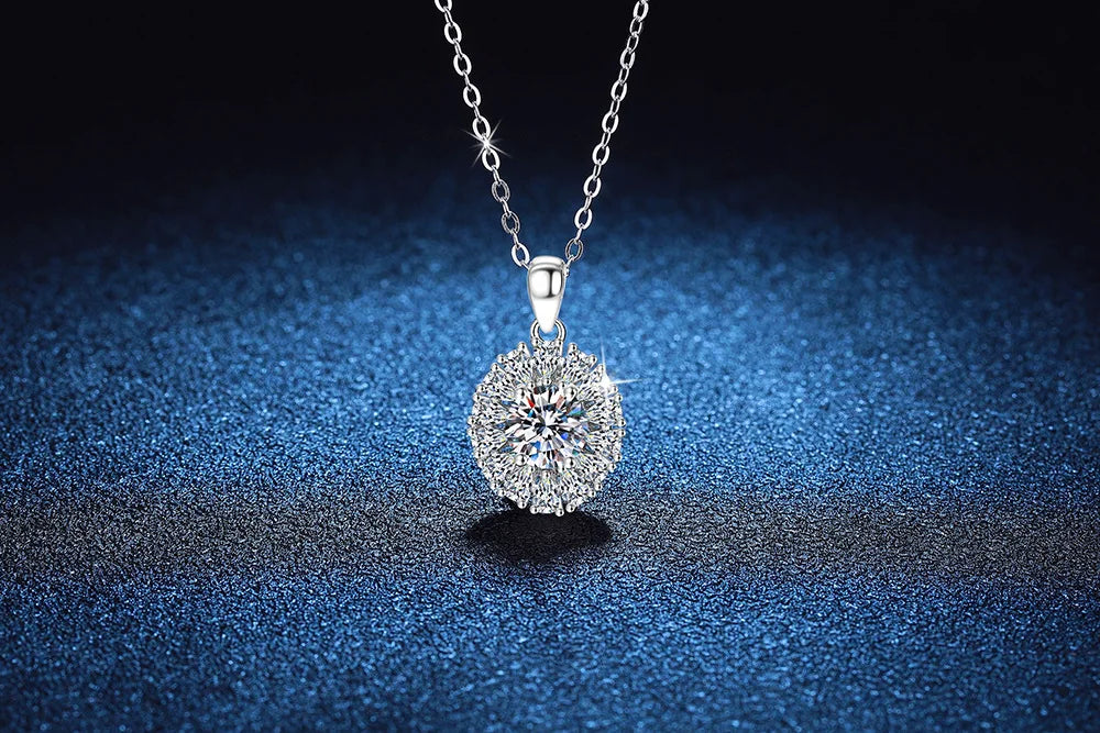 LioraGem Platinum PT950 Surrounding Diamond-Set Egg-Shaped Pendant Choker, Fashionable 1 Carat D-Color Moissanite Necklace